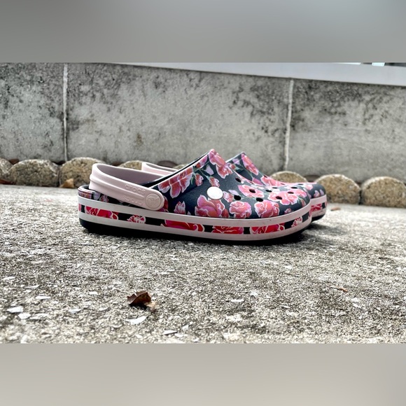 *EUC* CROCBAND Floral Graphic III Clog - Floral On Black - 205330-97J - W 7/M 5 - Picture 4 of 11